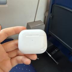 Apple AirPods, ha sido reportado a iLost