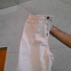 İLost kullanarak MEININGER Hotel Berlin Central Station tarafından bildirildiği gibi Kot White & other clothing