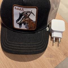 Pet & Adapter, zoals gemeld door Van der Valk Hotel Eindhoven - Best met iLost