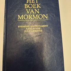 Irodalom Boek, amint azt Regio West-Vlaanderen az iLost segítségével jelentette.