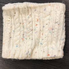 Sjal voor kinderen, beige gemeleerd, rapporterat av Libéma Beurzen en Evenementen med iLost