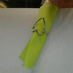 Ring zilverkleur hartjesvorm ring, as reported by Bolognalaan 101 using iLost