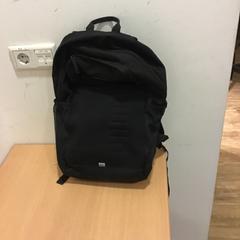 Plecak, zgłoszono przez Qbuzz U-OV przy użyciu iLost