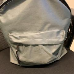 Ryggsäck, rapporterat av Eindhoven Airport med iLost