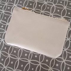 Titolare della carta Delina Bemnet, come riportato da RRReis IJssel-Vecht Lelystad utilizzando iLost