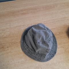 Hat, zgłoszono przez Dolfinarium przy użyciu iLost