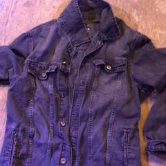 Jacka zwart, rapporterat av De Heeren van Aemstel med iLost