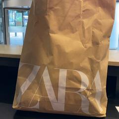 Bossa & Roba met kleding, segons ha informat Johan Cruijff ArenA mitjançant iLost