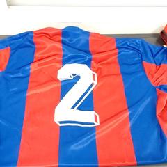 Kleding - T-shirt, a été signalé par Centraal magazijn utilisant iLost