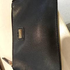 Clutch bag, som rapportert av IKEA Toulouse ved bruk av iLost