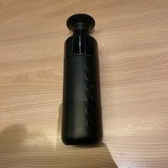 Trinkflasche Zwart, gemeldet von Van der Valk Hotel Deventer über iLost