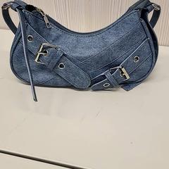 Handbag, as reported by Transdev Gooi en Vechtstreek using iLost