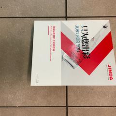 Book WHITE/RED/GREY، كما تم الإبلاغ عنه بواسطة MEININGER Hotel Brussels City Center عبر iLost