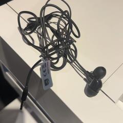 Earphones, gemeldet von Van der Valk Hotel Utrecht über iLost