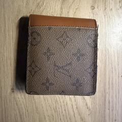 Brown LV wallet, iLost'a bildirildiği gibi