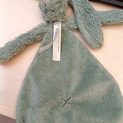 Peluche pulseira Lapin Bleu, como reportado por IKEA Lille utilizando o iLost