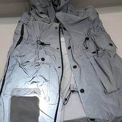 Jacket Grijze regenjas, as reported by Van der Valk Hotel Schiphol using iLost