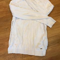 Sweter, zgłoszono przez Het Amsterdamse Winterparadijs przy użyciu iLost