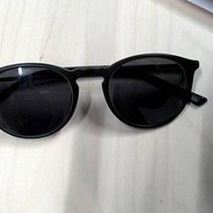 Solglasögon, rapporterat av IKEA Gent med iLost