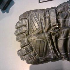 Kesztyű leer, amint azt SnowWorld Landgraaf az iLost segítségével jelentette.