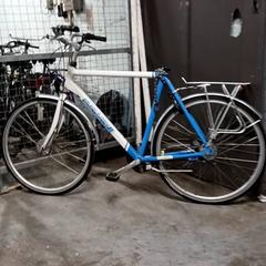 Vélo campus fiets Wit/blauw, a été signalé par Fietsdepot Hasselt utilisant iLost
