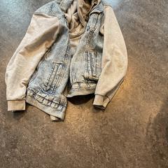 Jacket, as reported by Gemeente Amsterdam - Bureau Gevonden Voorwerpen using iLost