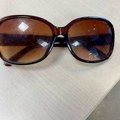 Lunettes de soleil Marron, ako bolo nahlásené IKEA Strasbourg pomocou iLost