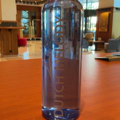 Flaske, som rapportert av Hotel Theater FIGI ved bruk av iLost