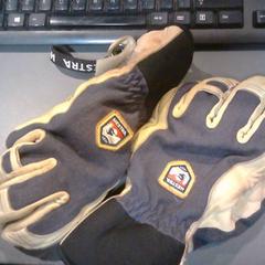 Gants, a été signalé par SnowWorld Landgraaf utilisant iLost