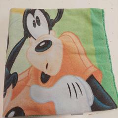 Eskuoihala Goofy, gisa salatu by Avonturenpark Hellendoorn iLost erabiliz