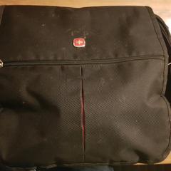 Zwarte laptoptas, ha sido reportado a iLost