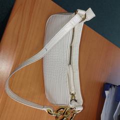 dames tas, como reportado por RRReis Overijssel / Flevoland-IJsselmond utilizando o iLost