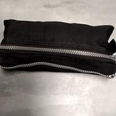 Etui Zwart, zoals gemeld door Arriva Friesland / Groningen met iLost