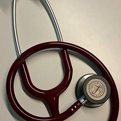 Stethoscope (rood / bordeaux), as reported by Ziekenhuis Oost-Limburg using iLost