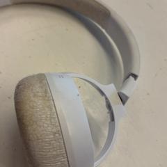 Hodetelefoner, som rapportert av HTM ved bruk av iLost