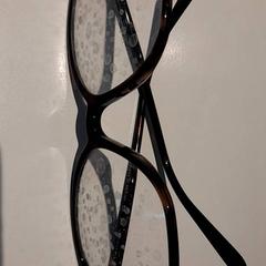 Bicchieri, come riportato da Campus Den Haag utilizzando iLost