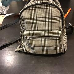 バッグ がiLostで U-OV Utrecht によって報告されました