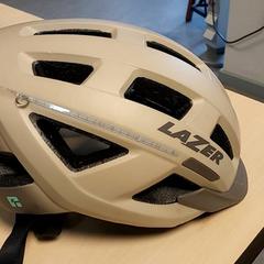 Vari - Fietshelm, come riportato da Regio Oost-Vlaanderen utilizzando iLost