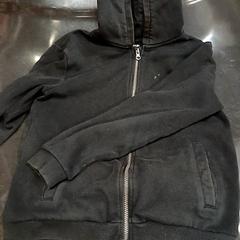 Sudadera Noir, ha sido reportado por IKEA Bayonne Ametzondo con iLost