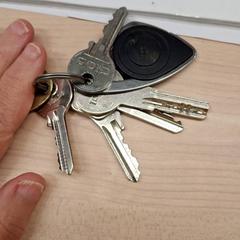 Chave de casa cles maisons, como reportado por IKEA Avignon utilizando o iLost