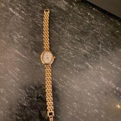 Dame horloge, come riportato a iLost