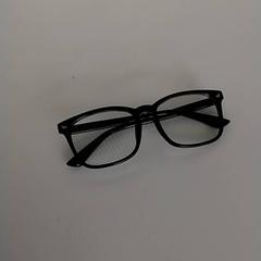 Brýle Zwart, jak nahlášeno Regio Antwerpen - Brussel pomocí iLost