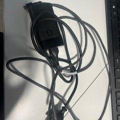 Bärbar datorladdare, rapporterat av Cursus en vergadercentrum Domstad med iLost