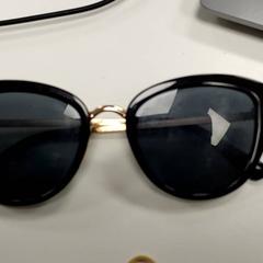 Okulary - Zonnebril, zgłoszono przez Centraal magazijn przy użyciu iLost