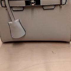 Damestasje, iLost를 사용하여 RET에 보고됨