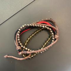 İLost kullanarak Auberge de Rousch tarafından bildirildiği gibi Armbandjes