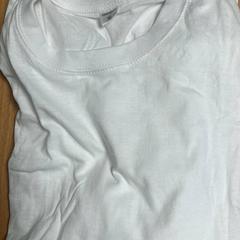 Hemd & Kosmetiktasche, gemeldet von Sheraton Brussels Airport Hotel über iLost