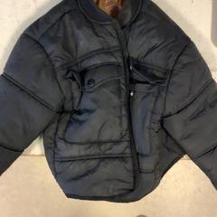 Jas Zwart, zoals gemeld door Artis met iLost