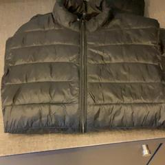 Veste, come riportato da MEININGER Hotel Brussels City Center utilizzando iLost