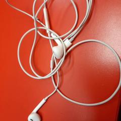 Earphones, as reported by UvA REC using iLost